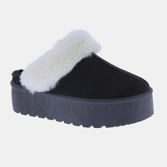 Weeboo Shoes - NWT Black Suede Faux Fur Trim + Lined Chunky Platform Clog Slippers